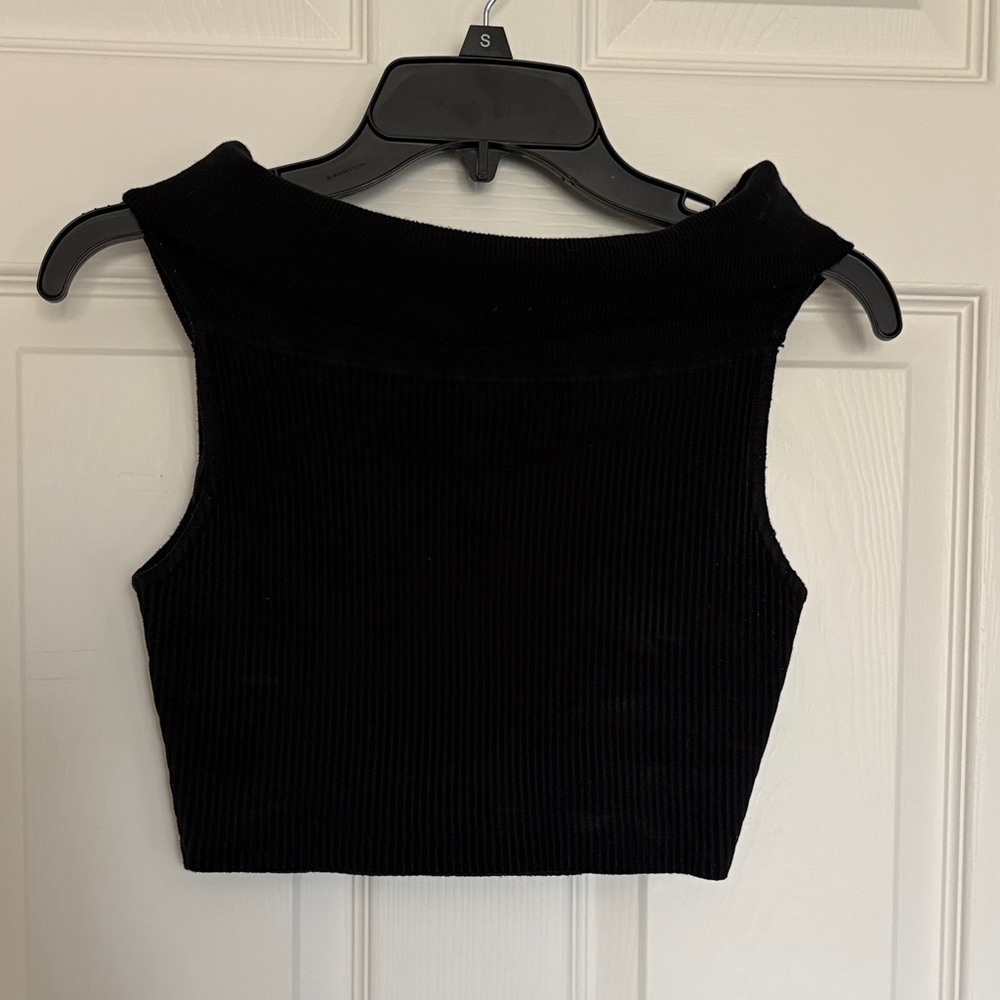 Love Tree Black Ribbed Mock-Neck Crop Tank